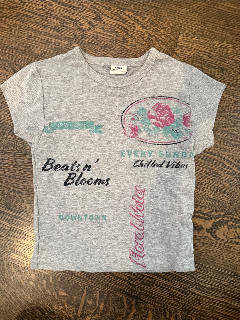 urban pipeline tee with red & teal